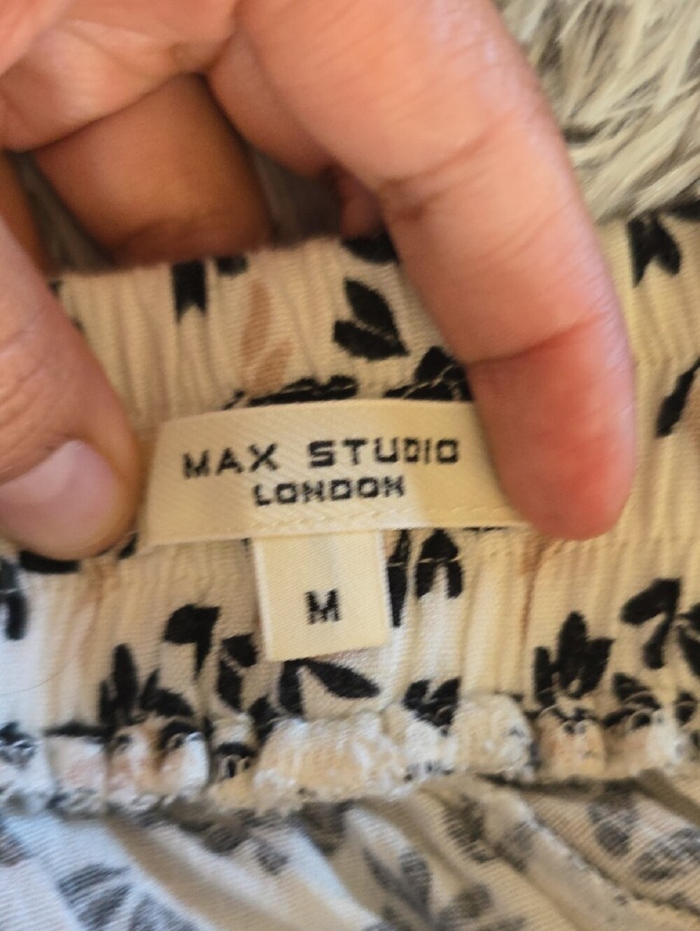 Max Studio Cream Wide-Leg Pants with Black Leaf Print - Picture 5 of 6